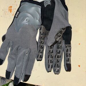Gray and Black Graphic Gloves. Pig. Tactical gloves Med